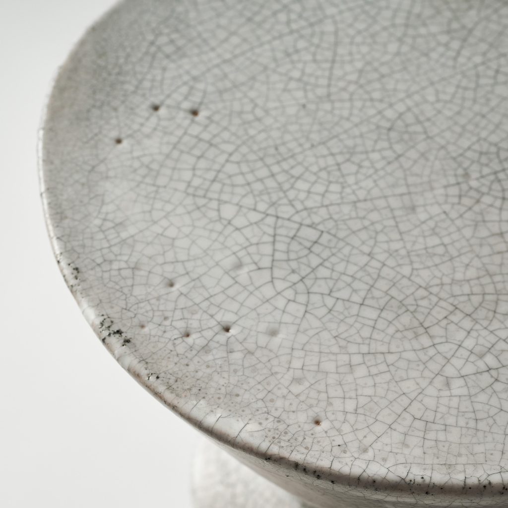 Ceramiczny blat stolika pomocniczego z efektem crackle
